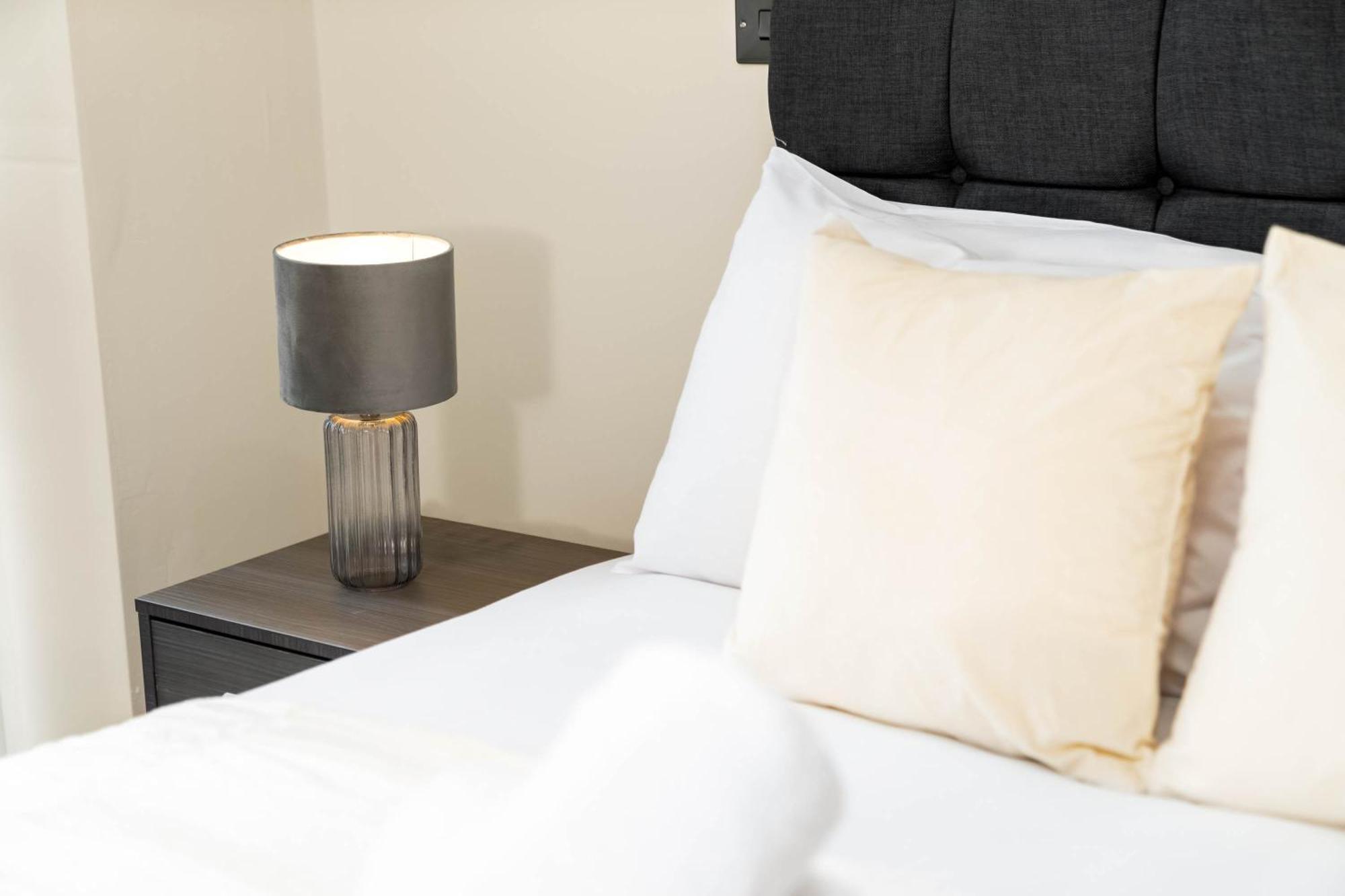 New Luxury Two Bedroom Apartment - City Centre - Netflix - Wifi - Top Rated - Jq 8Ah Бирмингем Экстерьер фото
